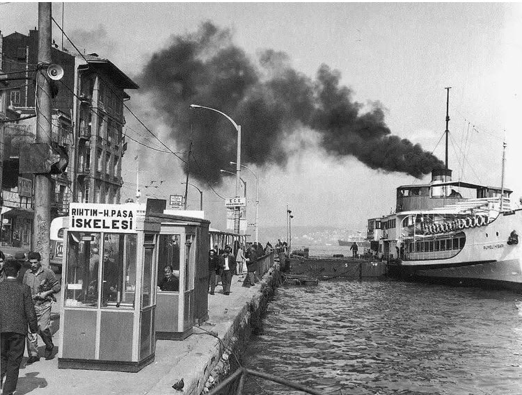 土耳其伊斯坦布尔卡拉科伊，1966年照片来自《Fotoğraflar İle Eski İstanbul》