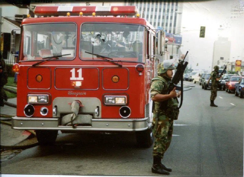 美國軍事警察在1992年5月洛杉磯暴動鎮壓期間