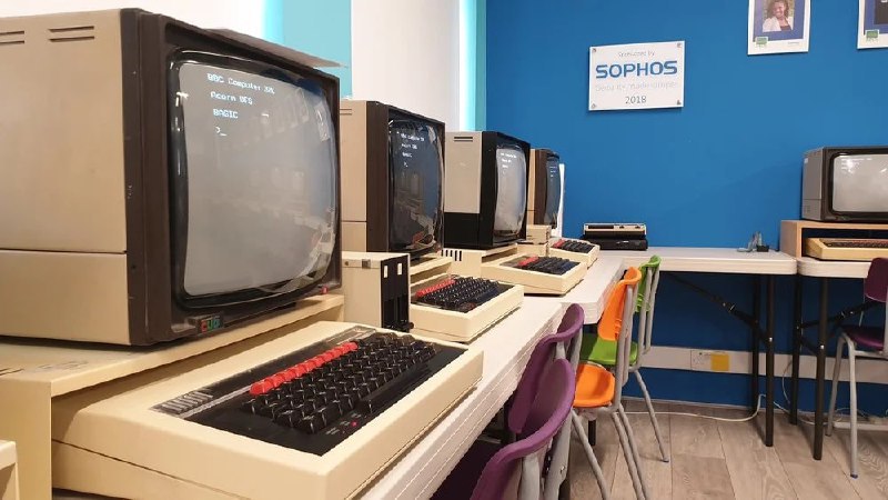 大学学校的电脑课布置1980年代