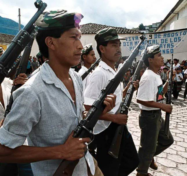 二战时期K98步枪被危地马拉民防巡逻队使用，1996年德国毛瑟K98是二战德军标准步枪，战后大量流入全球军火市场