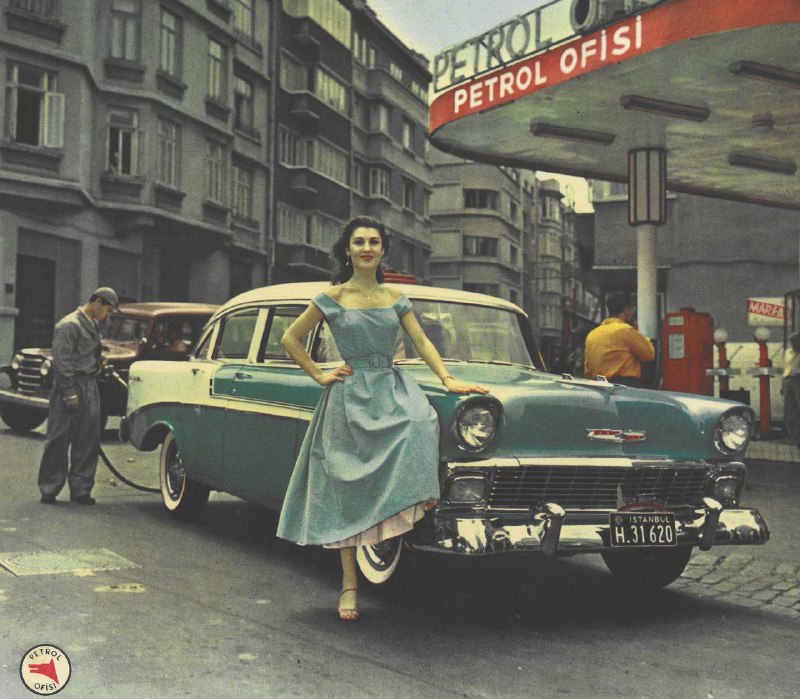 #海报 1950 年代在伊斯坦布尔的一则广告，宣传土耳其最大燃料公司 Petrol Ofisi 的加油站连锁