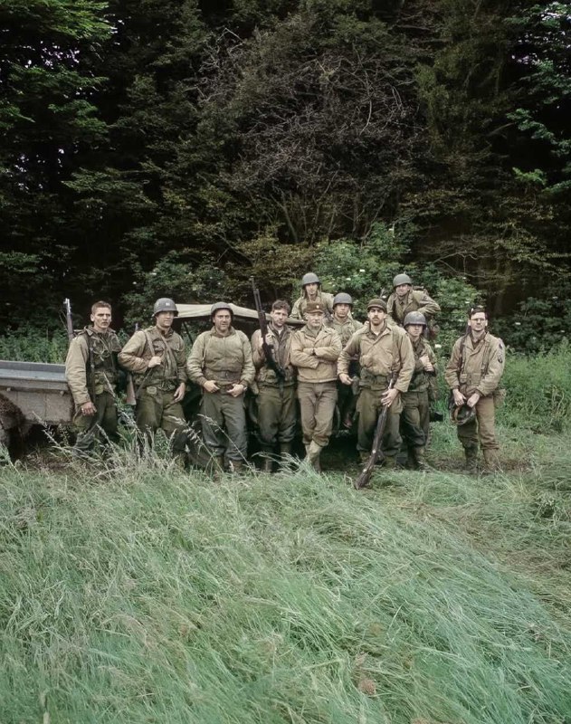 1998年 #电影《拯救大兵瑞恩》拍摄中，瑞恩小分队成员合照