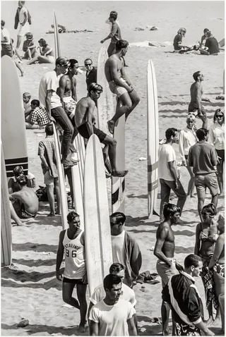 1960年代南加州的冲浪者1960年代的南加州（SoCal）是冲浪文化的黄金时代