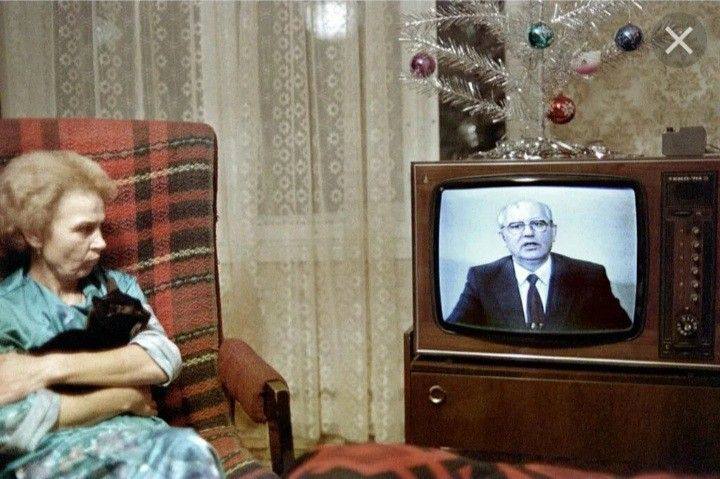 1988年12月31日，米哈伊尔·戈尔巴乔夫向苏联发表新年致辞