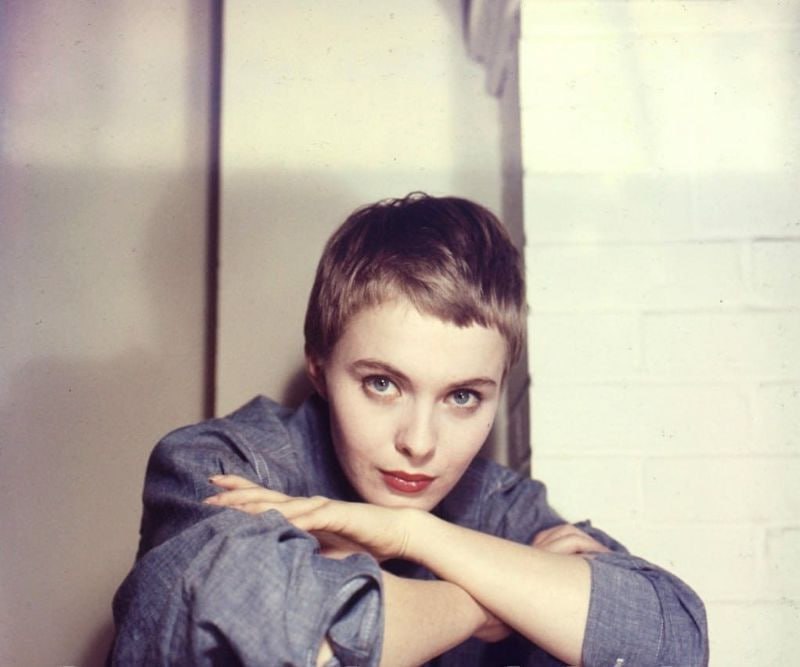 #名人 让·西伯格（Jean Seberg）是美国女演员，因出演1960年法国新浪潮电影《呼吸》而成名