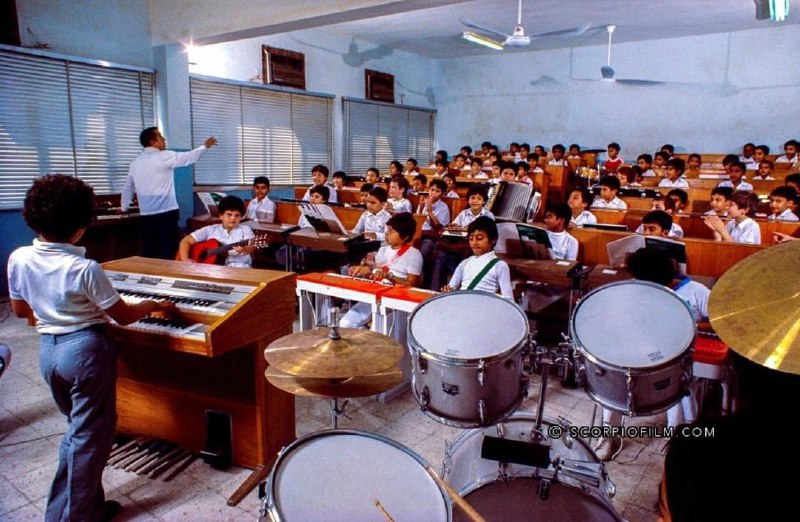 1970年代，沙特阿拉伯吉达的学校音乐课1970年代，沙特阿拉伯吉达的学校音乐课