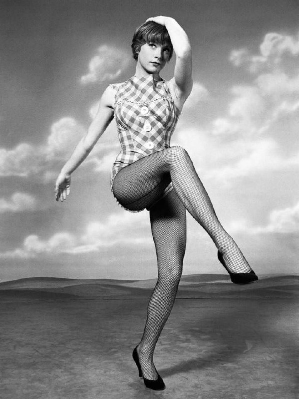 #名人 雪莉·麦克雷恩，1958年