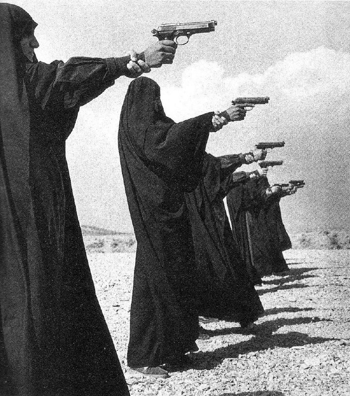 Basij伊朗民兵，由Jean Gaumy拍摄，在两伊战争的高峰期，1986年