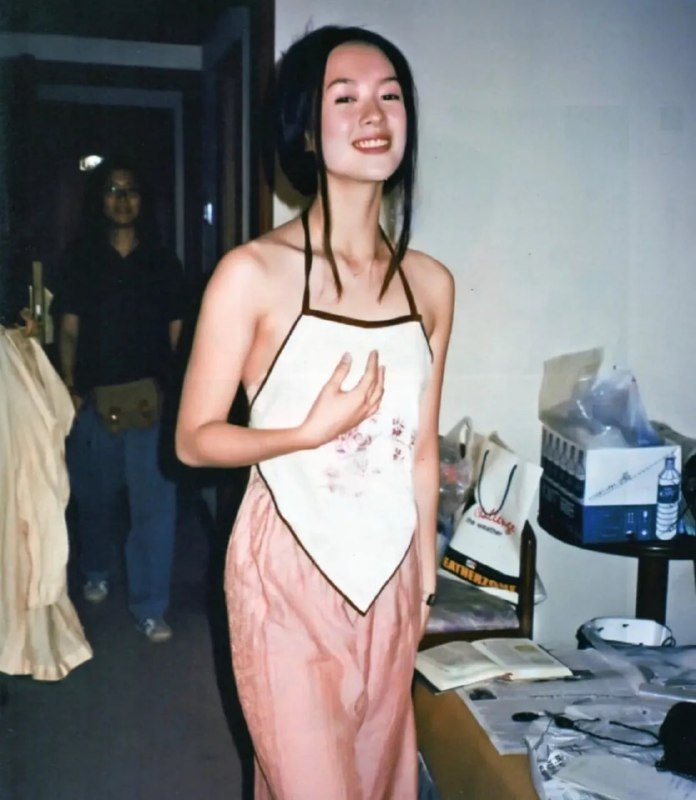 #名人 学生时期的章子怡，中国女演员和模特，1997年