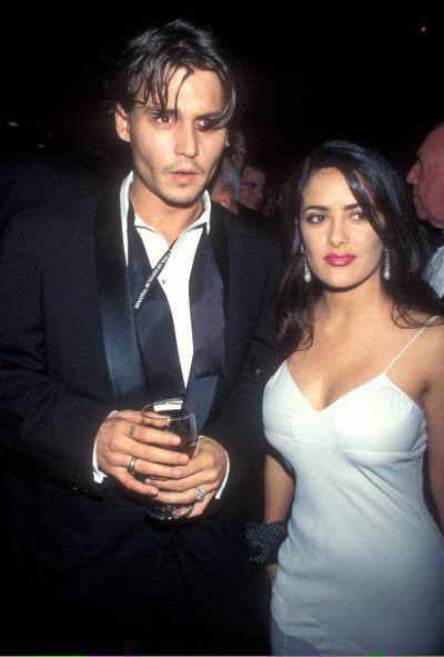 ↩️🖼 #名人 1995年的Johnny Depp和Salma Hayek历史老照片（中文）Timeless Archives:#名人 墨西哥女演员 萨尔玛·哈耶克 在1999年戛纳#名人 1995年的Johnny Depp和Salma Hayek↩️🖼 #名人 1995年的Johnny Depp和Salma Hayek历史老照片（中文）Timeless Archives:#名人 墨西哥女演员 萨尔玛·哈耶克 在1999年戛纳#名人 1995年的Johnny Depp和Salma Hayek