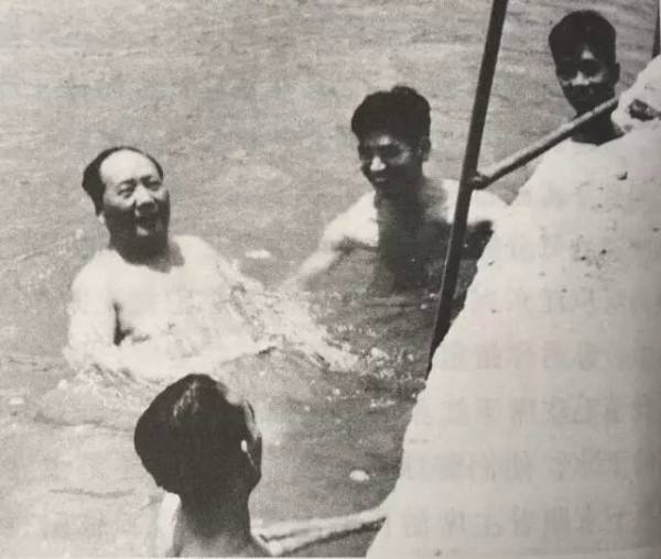 1959年，毛泽东在江西庐山芦林水库