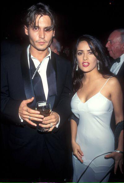 ↩️🖼 #名人 1995年的Johnny Depp和Salma Hayek历史老照片（中文）Timeless Archives:#名人 墨西哥女演员 萨尔玛·哈耶克 在1999年戛纳#名人 1995年的Johnny Depp和Salma Hayek↩️🖼 #名人 1995年的Johnny Depp和Salma Hayek历史老照片（中文）Timeless Archives:#名人 墨西哥女演员 萨尔玛·哈耶克 在1999年戛纳#名人 1995年的Johnny Depp和Salma Hayek