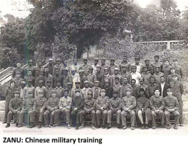 中津关系：1960年代，为ZANU新兵在中国进行军事训练ZANLA战士是津巴布韦非洲民族联盟（ZANU）的军事组织成员，负责反对当时的罗得西亚白人少数统治（现津巴布韦）