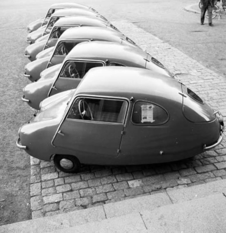 1954年，瑞典乌普萨拉，小汽车