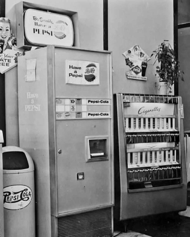 1960年，美国，百事可乐自动售卖机，一瓶10美分