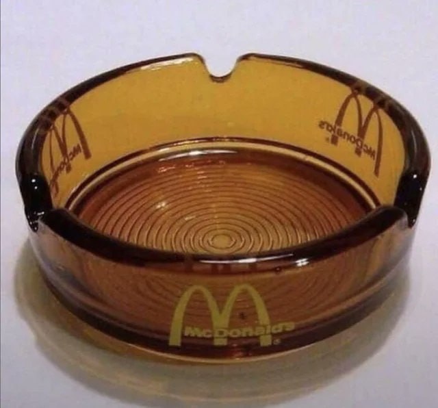 上世纪80年代麦当劳的烟灰缸