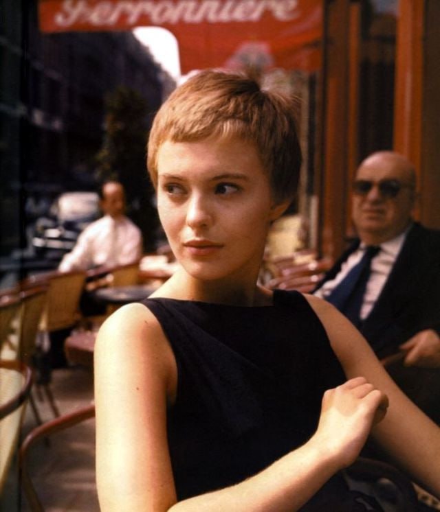 #名人 让·西伯格（Jean Seberg）是美国女演员，因出演1960年法国新浪潮电影《呼吸》而成名