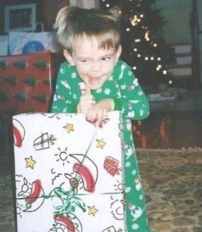 #名人 1967年圣诞节 拆礼物的儿童金凯利#名人 1967年圣诞节 拆礼物的儿童金凯利