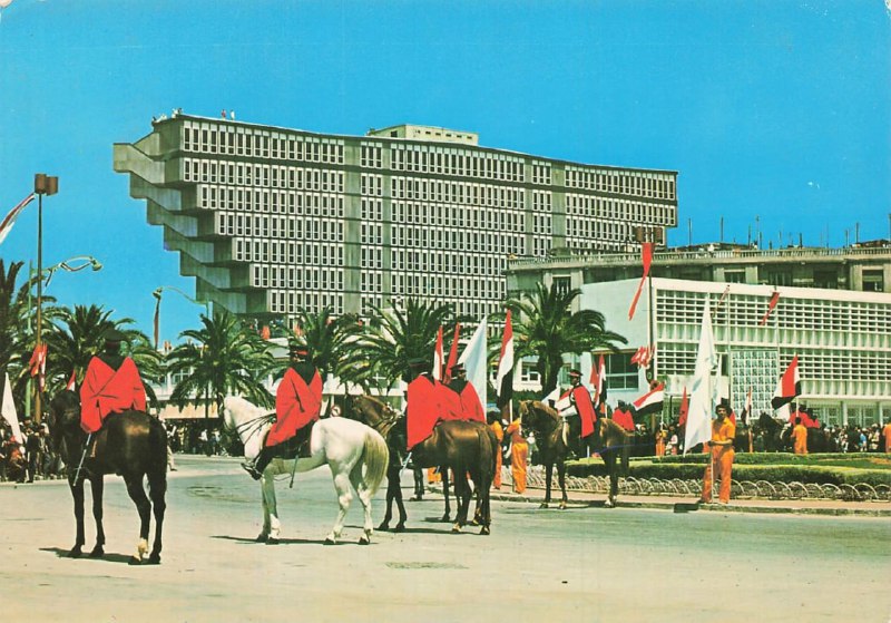 1960年代的湖畔饭店位于突尼斯首都突尼斯市（Tunis）的一个著名建筑