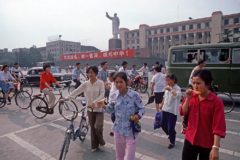 1985年的成都由爱尔兰人阿兰·勒加斯默(Alain Le Garsmeur)所摄1985年的成都由爱尔兰人阿兰·勒加斯默(Alain Le Garsmeur)所摄