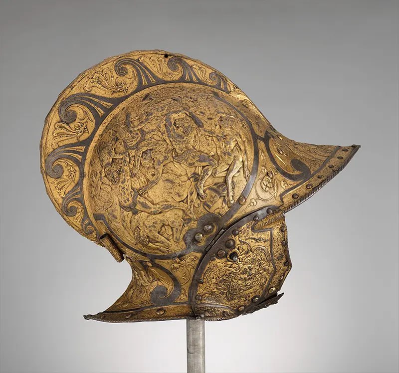 带有 Falling Buffe 的 Burgonet 和 Lapiths 与 Centaurs 之间的战斗场景，1555年