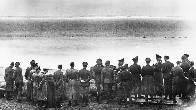 1940年的7月16日，阿道夫·希特勒命令他的将军们开始计划对英国的两栖入侵