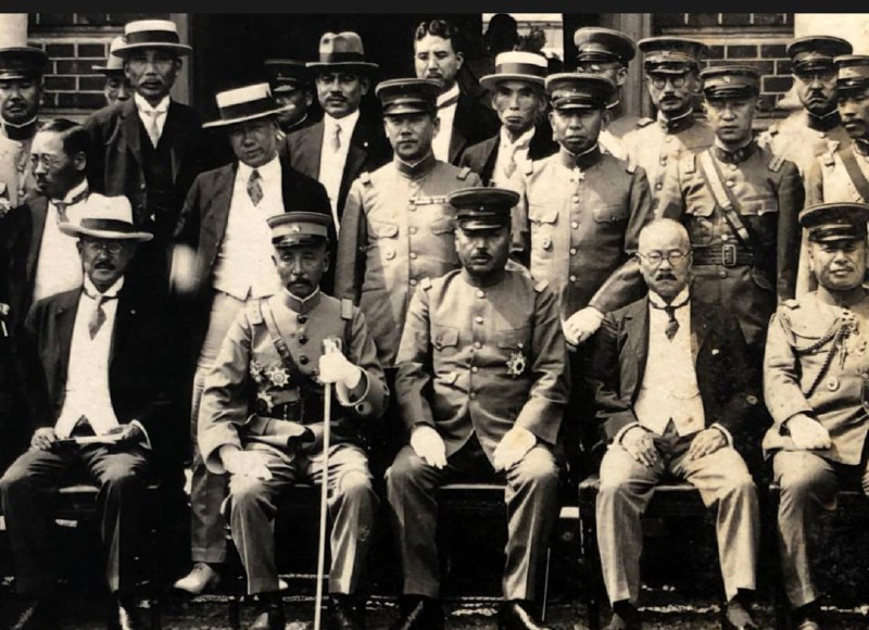 1920年代初，张作霖与日本关东军司令会面合影