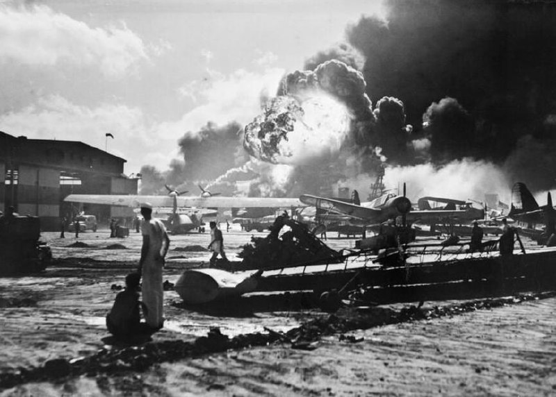 1941年12月7日，珍珠港发生了日本偷袭事件