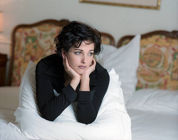 #名人 1996 年 4 月，凡尔赛，女演员克里斯蒂安娜·雷莉（Cristiana Reali）