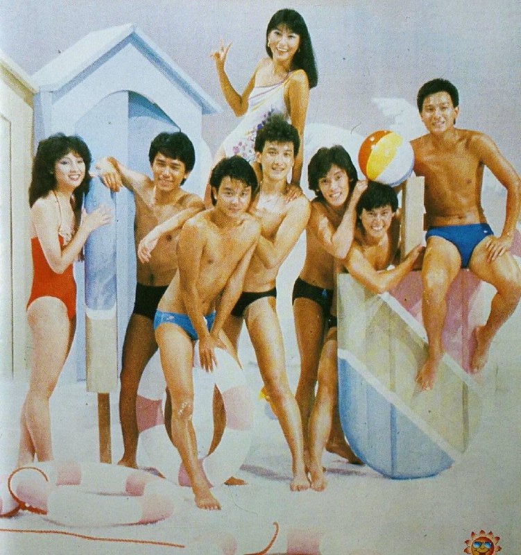 一张1983年TVB电视台的一组泳衣写真海报