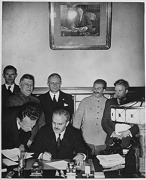 1939，8.23 