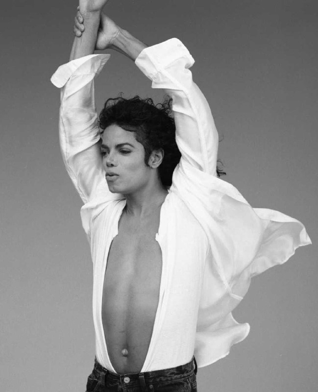 迈克尔·杰克逊(Michael Jackson)，由传奇摄影师安妮·莱博维茨(Annie Leibovitz)为《名利场》杂志拍摄，1989年