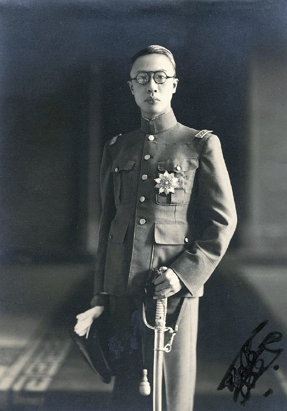 #人物 爱新觉罗·溥仪1930 年代 – 1940 年代肖像