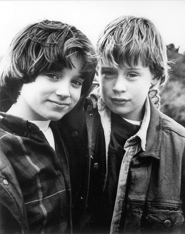 Macaulay Culkin 和 Elijah Wood 在“好儿子”(1993) 片场