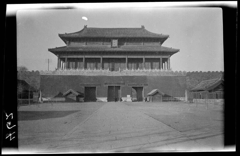 1918年，北京，紫禁城大门