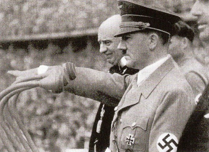 希特勒宣布柏林奥运会开幕图为1936年柏林奥运会上宣布开幕的希特勒