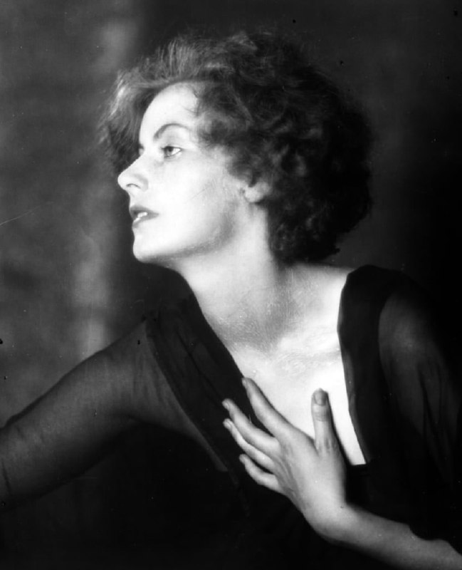 #名人 Greta Garbo，摄于1925年