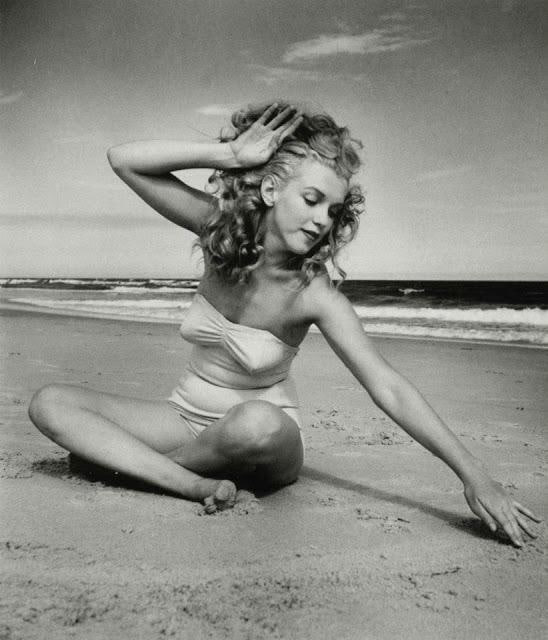 1949，穿着泳衣的玛丽莲梦露1949，穿着泳衣的玛丽莲梦露