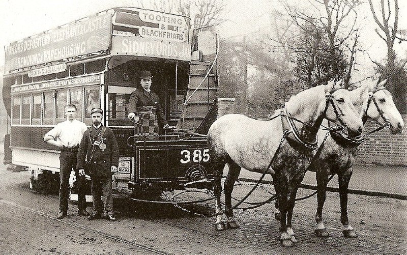 19世纪初伦敦街头的有轨马车（摄于1890年）