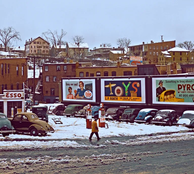 1940 年，暴风雪过后，康涅狄格州诺里奇的一条街道