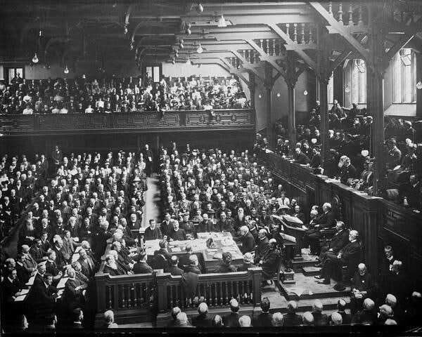 1910年世界宣教会议（英语：1910 World Missionary Conference）又称爱丁堡世界宣教会议于1910年6月14日至23日举办，该会议的举办标志着现代普世教会合一运动的开始