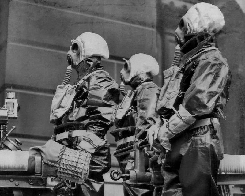 1938年3月16日，英国进行准备迎击毒气攻击的最大的一次演习，在伯明翰，当天，2000名志愿者戴上防毒面具，进行了一场精心安排的演习