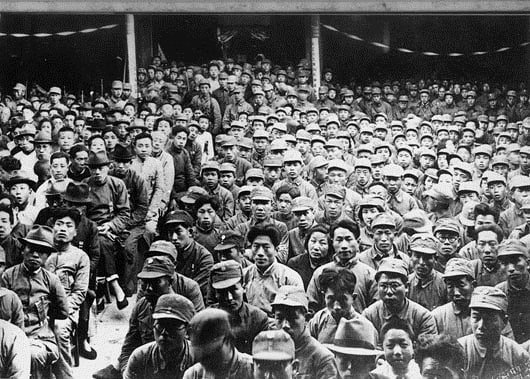 1941年4月20日，国共合作，以新四军第一师为基础成立苏中军区，这是苏中军区成立大会