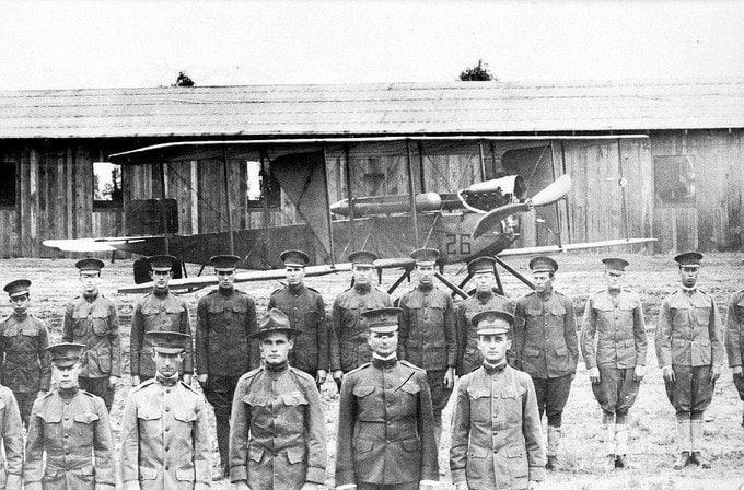 1914 年7月18日，美国陆军通讯兵成立了拥有 23 架飞机的“航空部门”