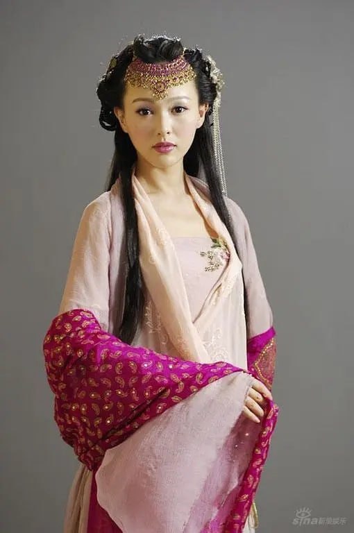 2009年经典古装仙偶剧《仙剑奇侠传三》的主演照和片场照