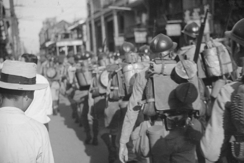 1937年，战争状态下的上海，法国步兵部队
