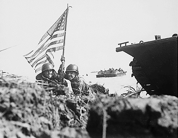 1944年7月21日，美国军队登陆关岛