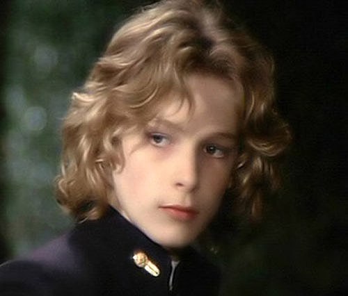 伯恩·安德森在1971年的《魂断威尼斯》一片中，饰演容貌倾国倾城的美少年达齐奥