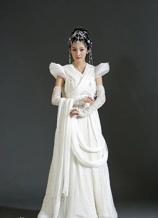 2009年经典古装仙偶剧《仙剑奇侠传三》的主演照和片场照