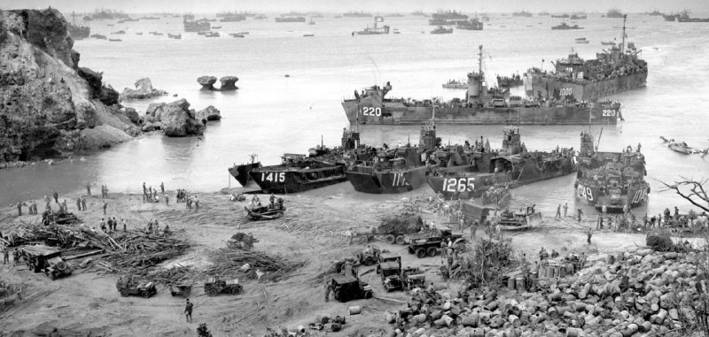 1945 年 4 月，一支美国特遣部队在冲绳开辟了滩头阵地